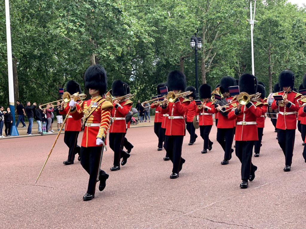 Palácio de Buckingham e Troca da Guarda
